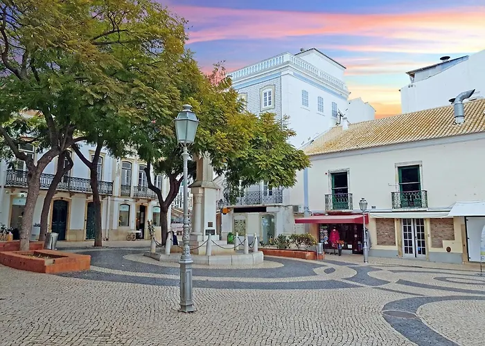 A46 - Oliveira Downtown Apartment